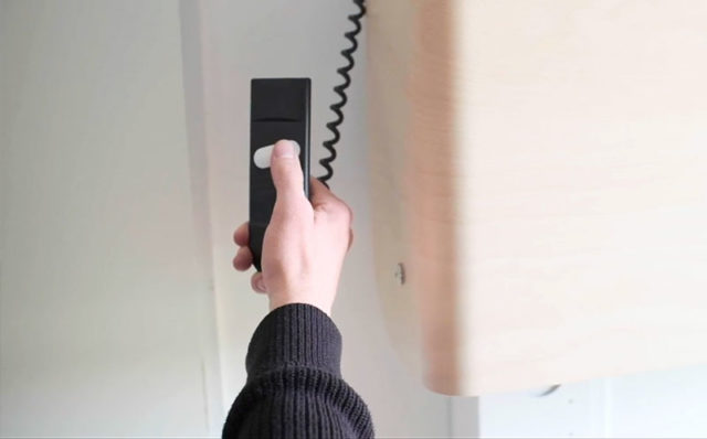 Hiiwi är en väggfast hiss avsedd för skötborden i Novosans Timkid-serie. Den CE-märkta hissen styrs elektriskt med hjälp av en fjärrkontroll.