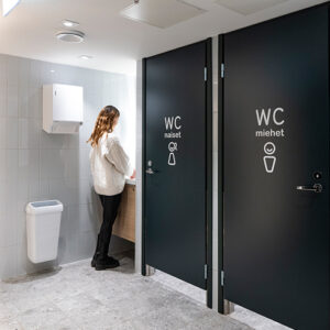 Novosan. I toalettutrymmena sitter också ekologiska, vita BlackSatino-papperskorgar tillverkade av återvunnet material.